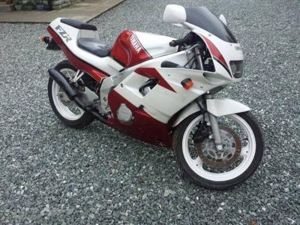 yamaha fzr 250 specifiche