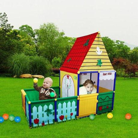 casa tenda per un bambino in un appartamento