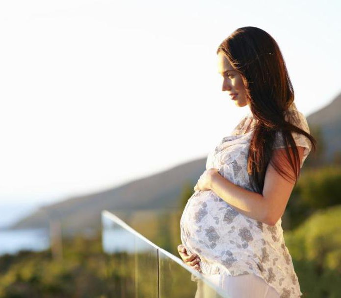 come si comporta il bambino prima che il parto si abbassi o si muova attivamente