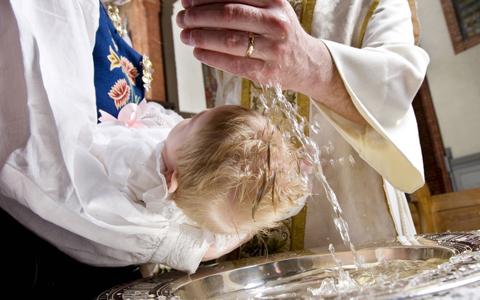 Sacramento della Chiesa: come dovrebbe essere eseguito il battesimo dei bambini