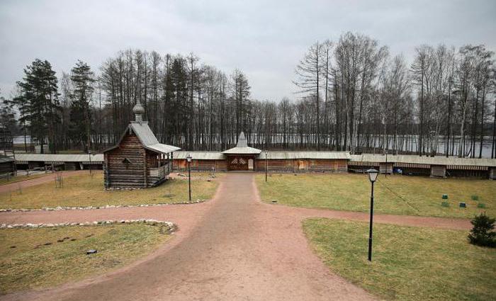 Parco della foresta Nevsky: Pokrovskaya Church - Phoenix of Old Russian Wooden Architecture