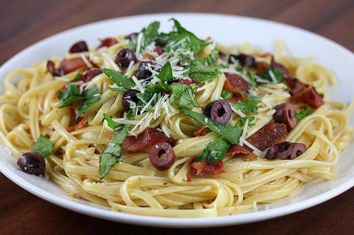 pasta in salsa cremosa con pancetta 