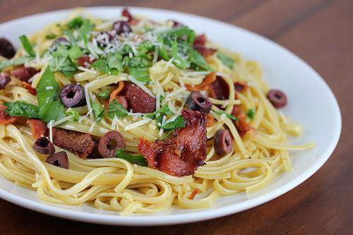 come cucinare la pasta con pancetta in salsa cremosa 