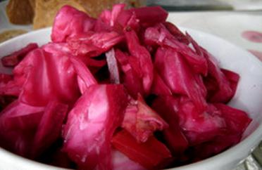 Ricetta dettagliata per i crauti con barbabietole e altre verdure