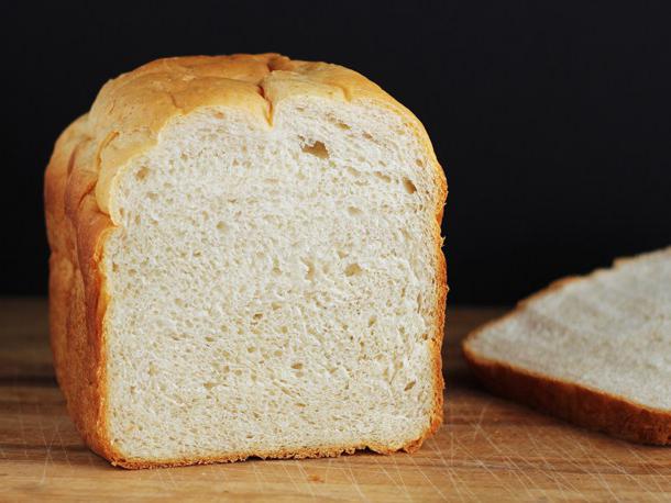 Cuocere il pane nella macchina per il pane. Ricette per diversi fornai