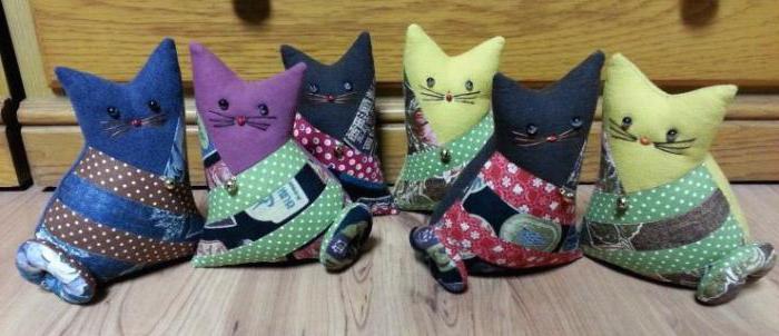 Cat-tilde: pattern, materiali, cucito