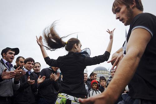 Come può una ragazza imparare a ballare lezginka? Semplici consigli