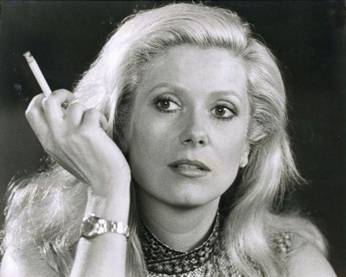 Catherine Deneuve: biografia della più famosa attrice del 20 ° secolo