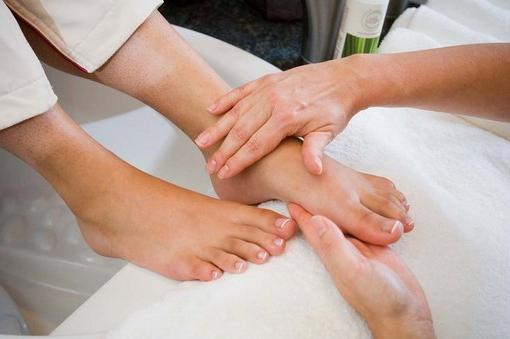 Procedura igienica efficace: pedicure medica