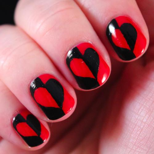 Manicure classica? Rosso-nero, ovviamente!