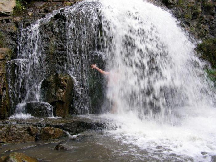 Le cascate più popolari di Altai: bellezza e forza