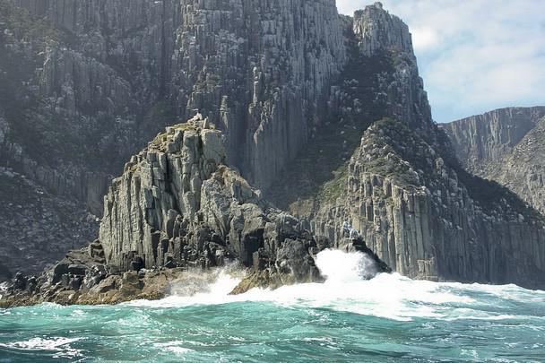 quale mare si trova a nord del corallo o tasman