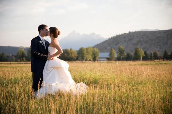 Matrimonio sulla natura le mani