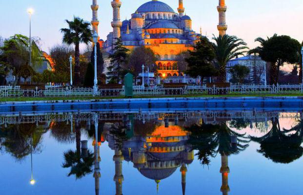 Antalya e Istanbul. Distanza tra le città