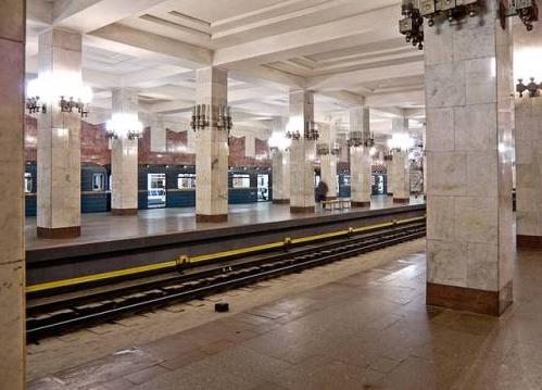 Nizhny Novgorod. La metropolitana scavalcava il fiume