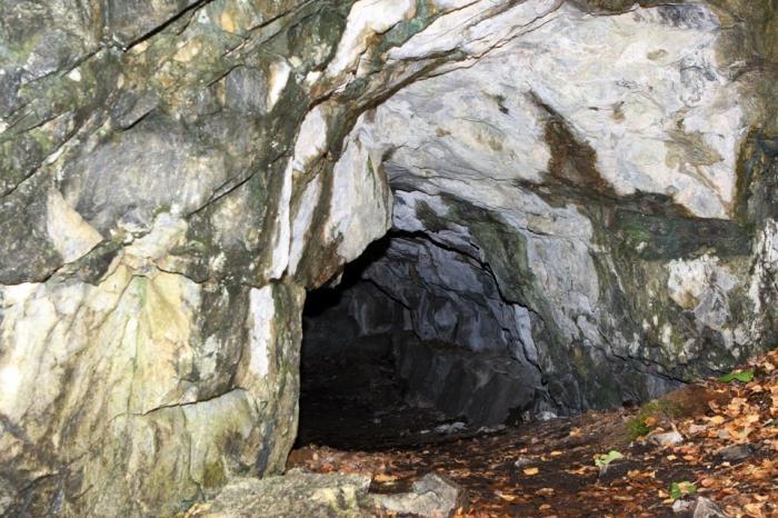 Grotte di Tavdinsky di Gorny Altai