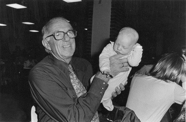 Benjamin Spock: biografia, vita personale, autore del libro "Child and Care for Him"