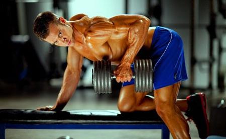 Come scegliere un esercizio efficace: un muscolo della schiena largo