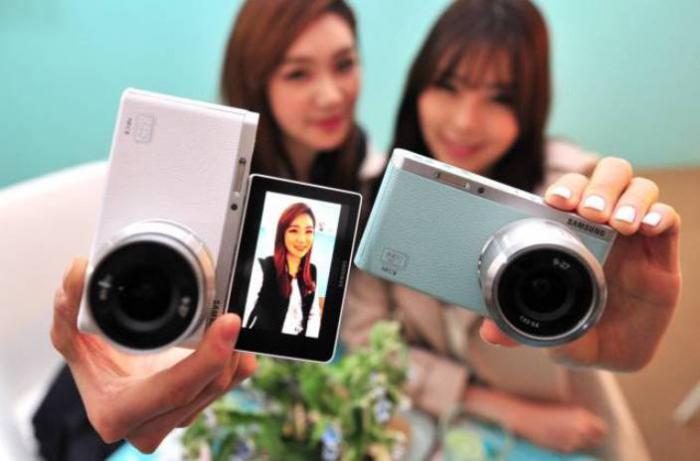 Fotocamera Samsung NX mini - foto, prezzi e recensioni